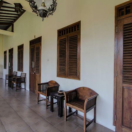 Oyo 1361 Singosari Family Residence Banyuwangi  Luaran gambar