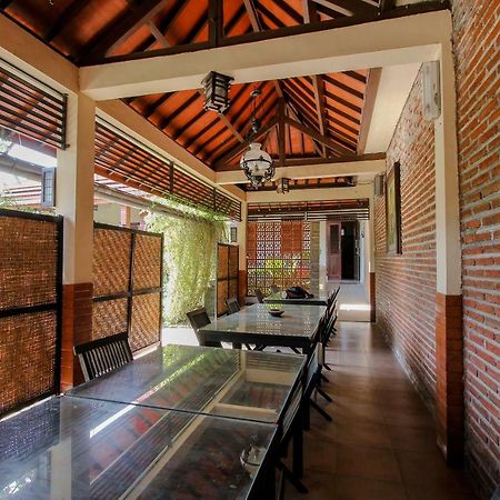 Oyo 1361 Singosari Family Residence Banyuwangi  Luaran gambar