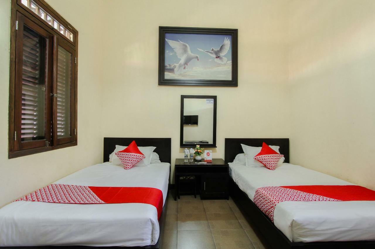 Oyo 1361 Singosari Family Residence Banyuwangi  Luaran gambar