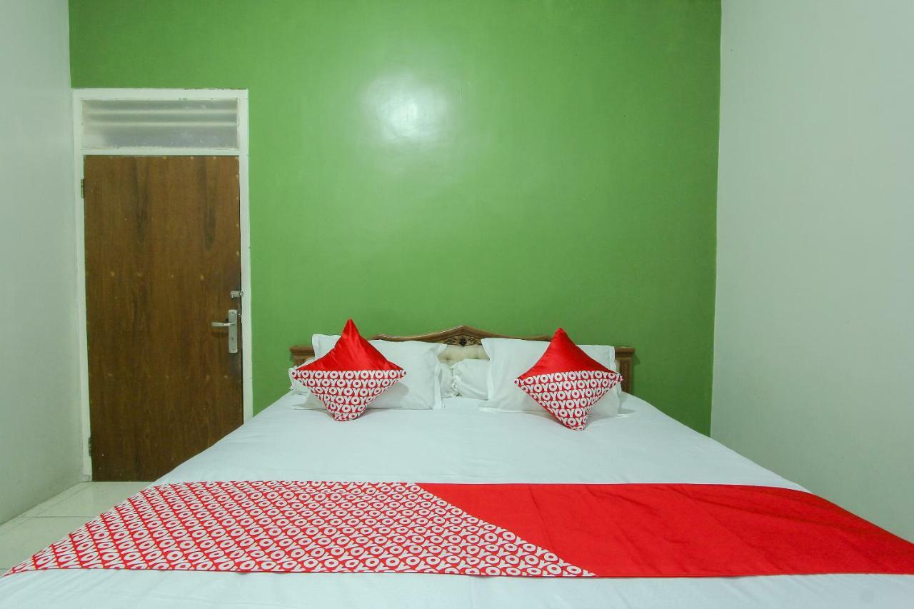 Oyo 1361 Singosari Family Residence Banyuwangi  Luaran gambar