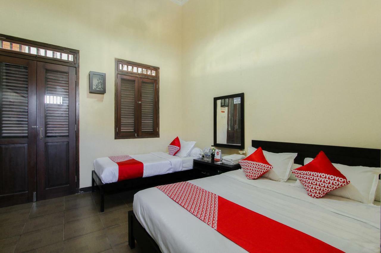 Oyo 1361 Singosari Family Residence Banyuwangi  Luaran gambar