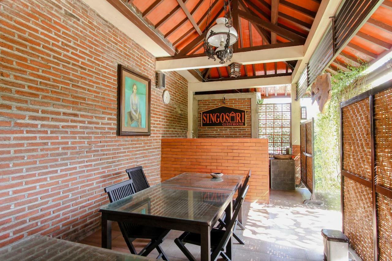 Oyo 1361 Singosari Family Residence Banyuwangi  Luaran gambar